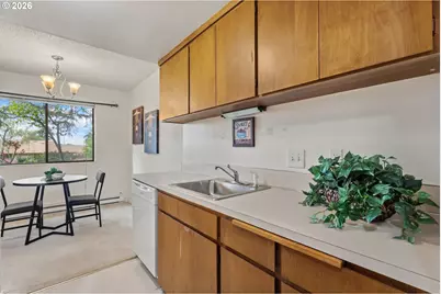 11490 SW Crown Dr #2, King City, OR 97224 - Photo 15