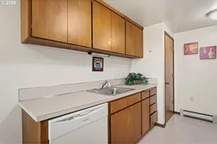 11490 SW Crown Dr, King City, OR 97224 - Photo 13
