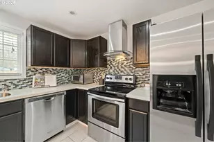 1948 NE Sunrise Ln, Hillsboro, OR 97124 - Photo 11