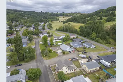 245 NE Balm St, Sheridan, OR 97378 - Photo 9