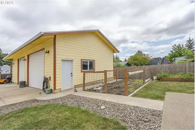 245 NE Balm St, Sheridan, OR 97378 - Photo 43