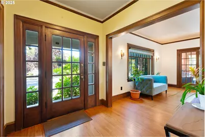 830 NE Cesar E Chavez Blvd, Portland, OR 97232 - Photo 5