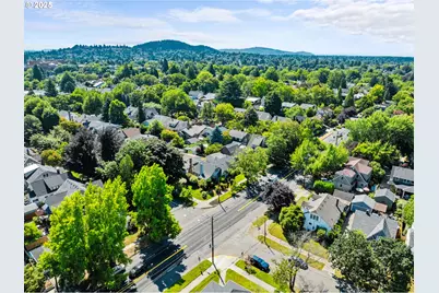 830 NE Cesar E Chavez Blvd, Portland, OR 97232 - Photo 43