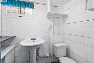 830 NE Cesar E Chavez Blvd, Portland, OR 97232 - Photo 37