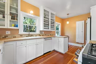 830 NE Cesar E Chavez Blvd, Portland, OR 97232 - Photo 13