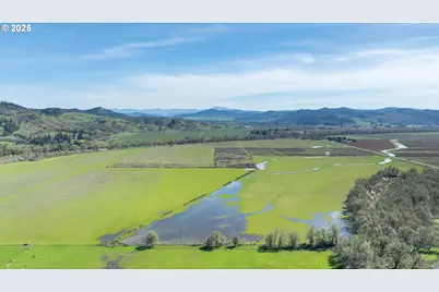 687 Hubbard Creek Rd, Umpqua, OR 97486 - Photo 19