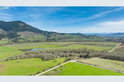 687 Hubbard Creek Rd, Umpqua, OR 97486 - Photo 17