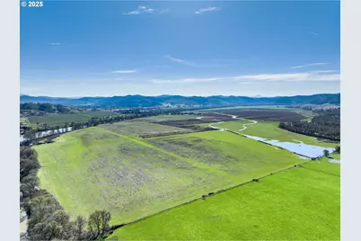 687 Hubbard Creek Rd, Umpqua, OR 97486 - Photo 5