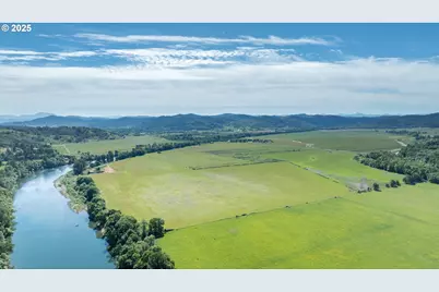 687 Hubbard Creek Rd, Umpqua, OR 97486 - Photo 3