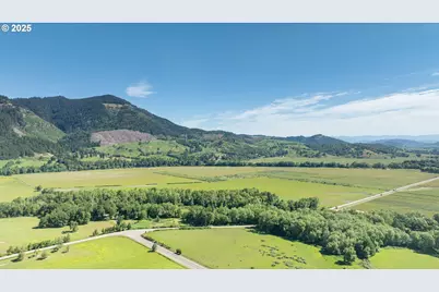 687 Hubbard Creek Rd, Umpqua, OR 97486 - Photo 19