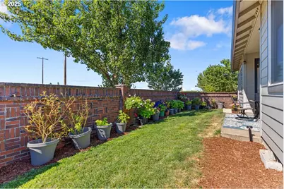 2211 SE 12th Ave, Canby, OR 97013 - Photo 23