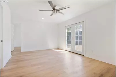 8806 NE Sacramento St, Portland, OR 97220 - Photo 31