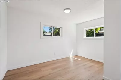 8806 NE Sacramento St, Portland, OR 97220 - Photo 29