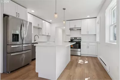8806 NE Sacramento St, Portland, OR 97220 - Photo 13