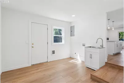 8806 NE Sacramento St, Portland, OR 97220 - Photo 25