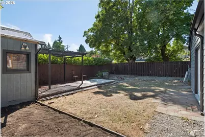 8806 NE Sacramento St, Portland, OR 97220 - Photo 39