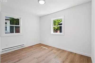 8806 NE Sacramento St, Portland, OR 97220 - Photo 19