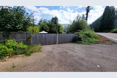 49570 McKenzie Hwy, Vida, OR 97488 - Photo 13