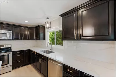 2706 SE Spruce St, Hillsboro, OR 97123 - Photo 5