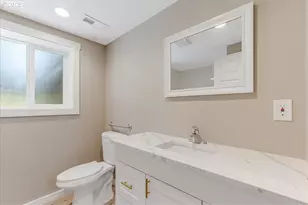 2706 SE Spruce St, Hillsboro, OR 97123 - Photo 27