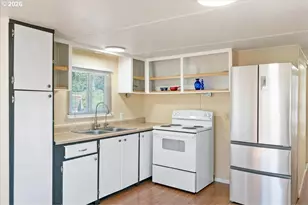 1418 Pine St, Silverton, OR 97381 - Photo 11