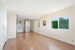 1418 Pine St, Silverton, OR 97381 - Photo 9