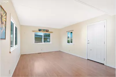 1418 Pine St #7, Silverton, OR 97381 - Photo 7