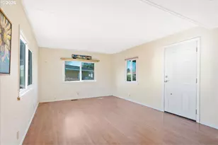 1418 Pine St, Silverton, OR 97381 - Photo 7