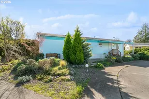 1418 Pine St, Silverton, OR 97381 - Photo 3