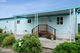 1418 Pine St, Silverton, OR 97381 - Photo 1