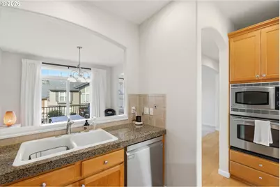 2442 NW Burnett St, Portland, OR 97229 - Photo 11