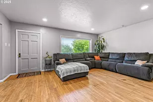 219 Berrydale Ave, Medford, OR 97501 - Photo 7