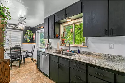 219 Berrydale Ave, Medford, OR 97501 - Photo 3