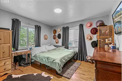 219 Berrydale Ave, Medford, OR 97501 - Photo 17