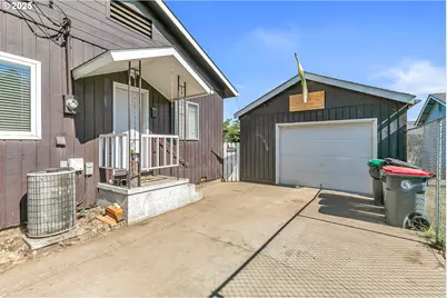 219 Berrydale Ave, Medford, OR 97501 - Photo 25