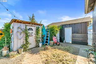 219 Berrydale Ave, Medford, OR 97501 - Photo 21