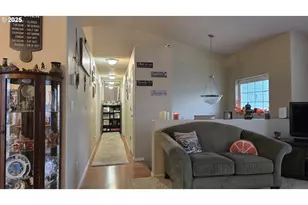 934 S 46th St, Springfield, OR 97478 - Photo 13