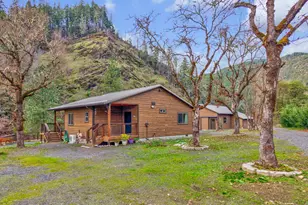 4696 Cow Creek Rd, Riddle, OR 97469 - Photo 47