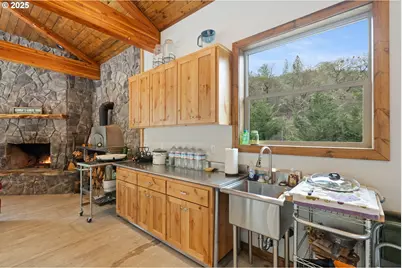 4696 Cow Creek Rd, Riddle, OR 97469 - Photo 23