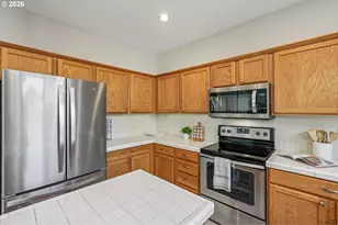 2385 NE 13th Way, Hillsboro, OR 97124 - Photo 11