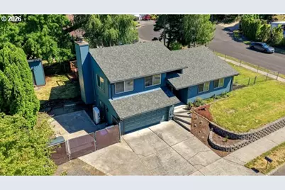3691 NE 4th St, Gresham, OR 97030 - Photo 3