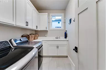 1910 John Day Dr, Eugene, OR 97408 - Photo 39