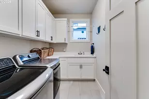 1910 John Day Dr, Eugene, OR 97408 - Photo 39