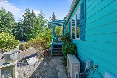 1465 Village Pines Ct, Coos Bay, OR 97420 - Photo 5