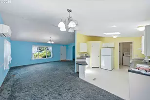 1465 Village Pines Ct, Coos Bay, OR 97420 - Photo 11