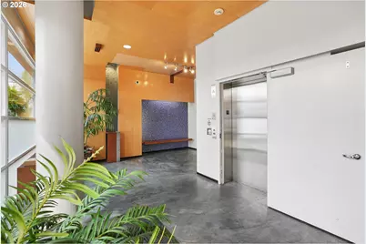 533 NE Holladay St #701, Portland, OR 97232 - Photo 5