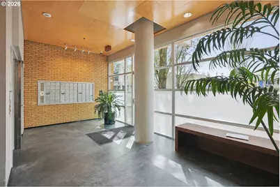 533 NE Holladay St #701, Portland, OR 97232 - Photo 3