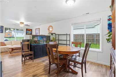 1040 Ashland St, Kalama, WA 98625 - Photo 9