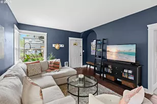 719 W 23rd St, Vancouver, WA 98660 - Photo 9