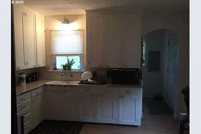 1438 SW 2nd St, McMinnville, OR 97128 - Photo 3